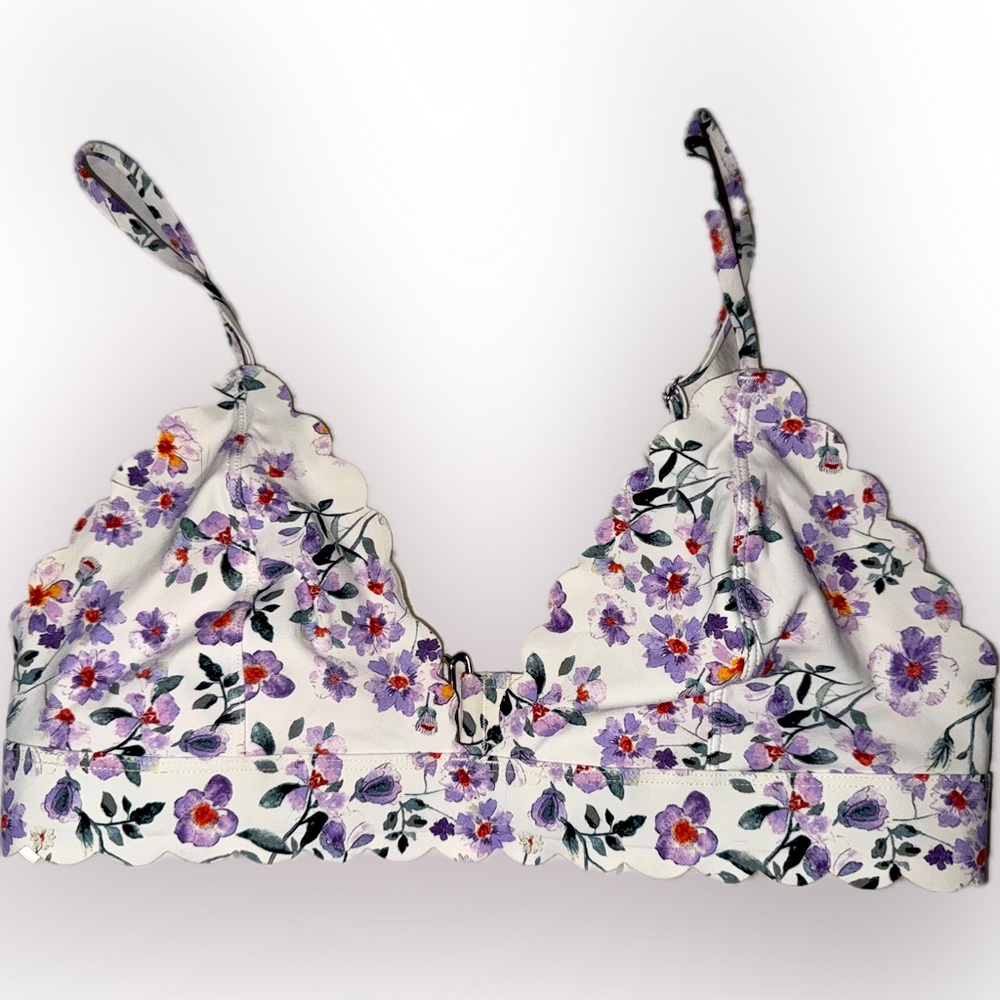 New Without Tags! 🌸💐 White scalloped H&M purple and orange floral bikini top 🌸💐